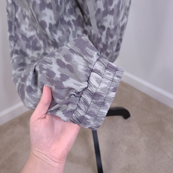 Cloth & Stone Jogger Pants XS Wide Leg Grey Animal Print Abstract Tencel - Picture 7 of 12